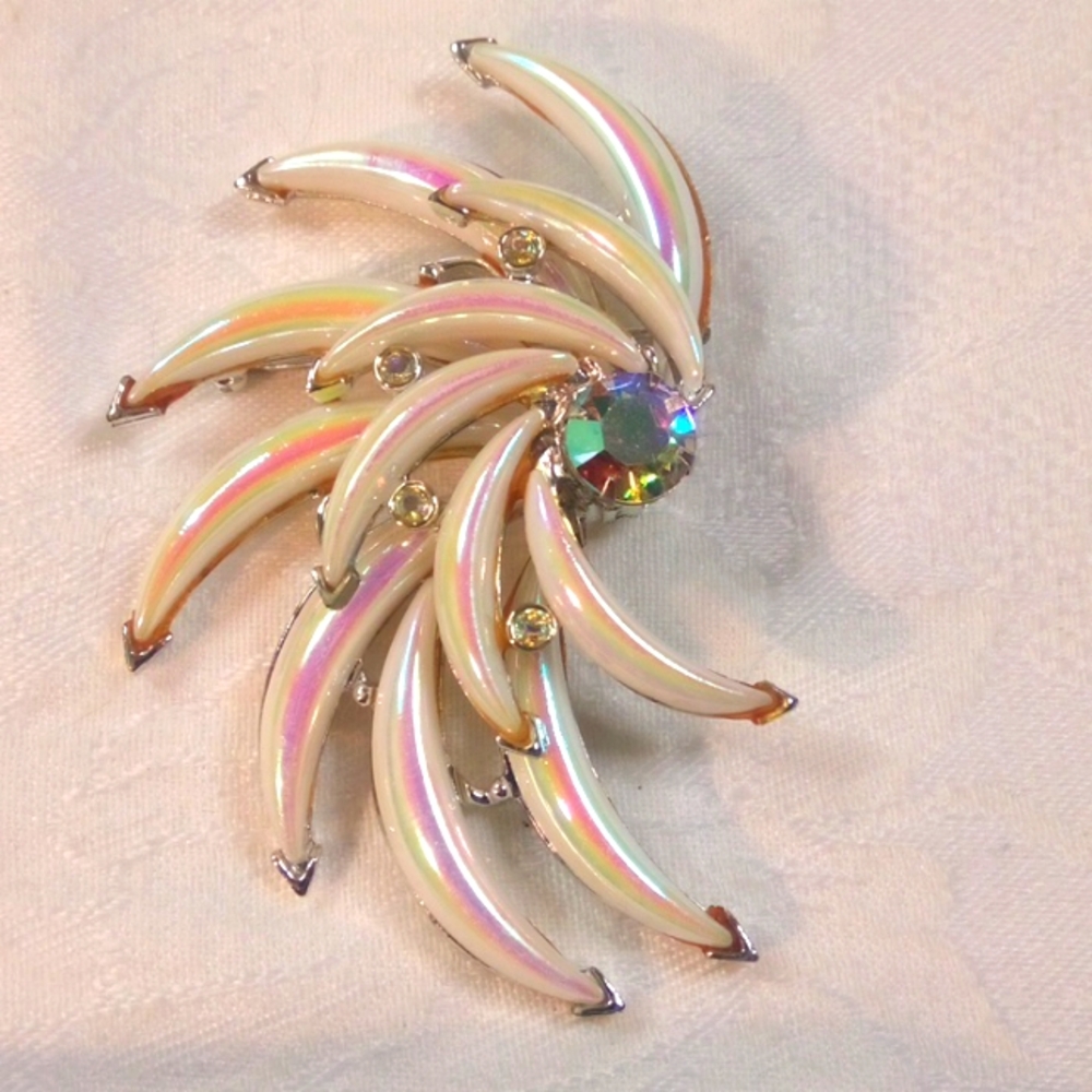 Kramer pastel starburst brooch